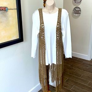 VINTAGE Loose brown knitted vest with fringe! By Vivid Collection of NY. Sz L